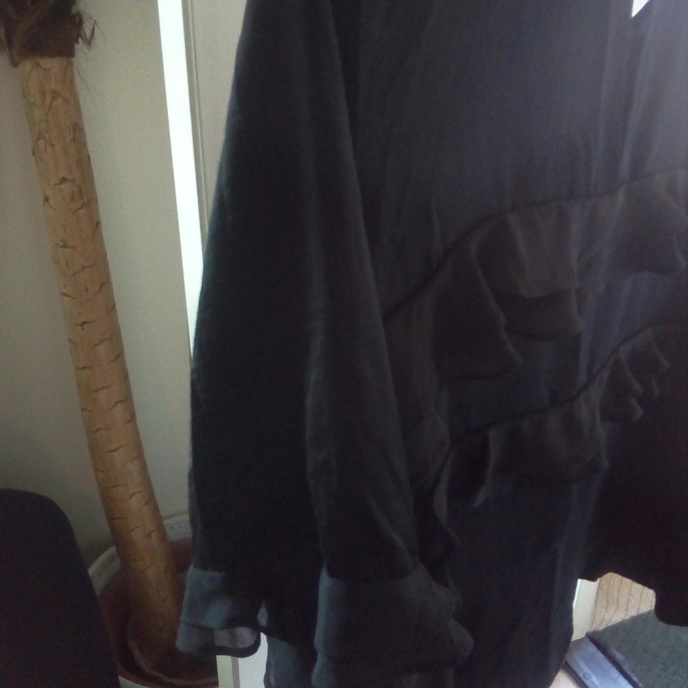 XL Black Ruffle Blouse Top - Picture 5 of 7